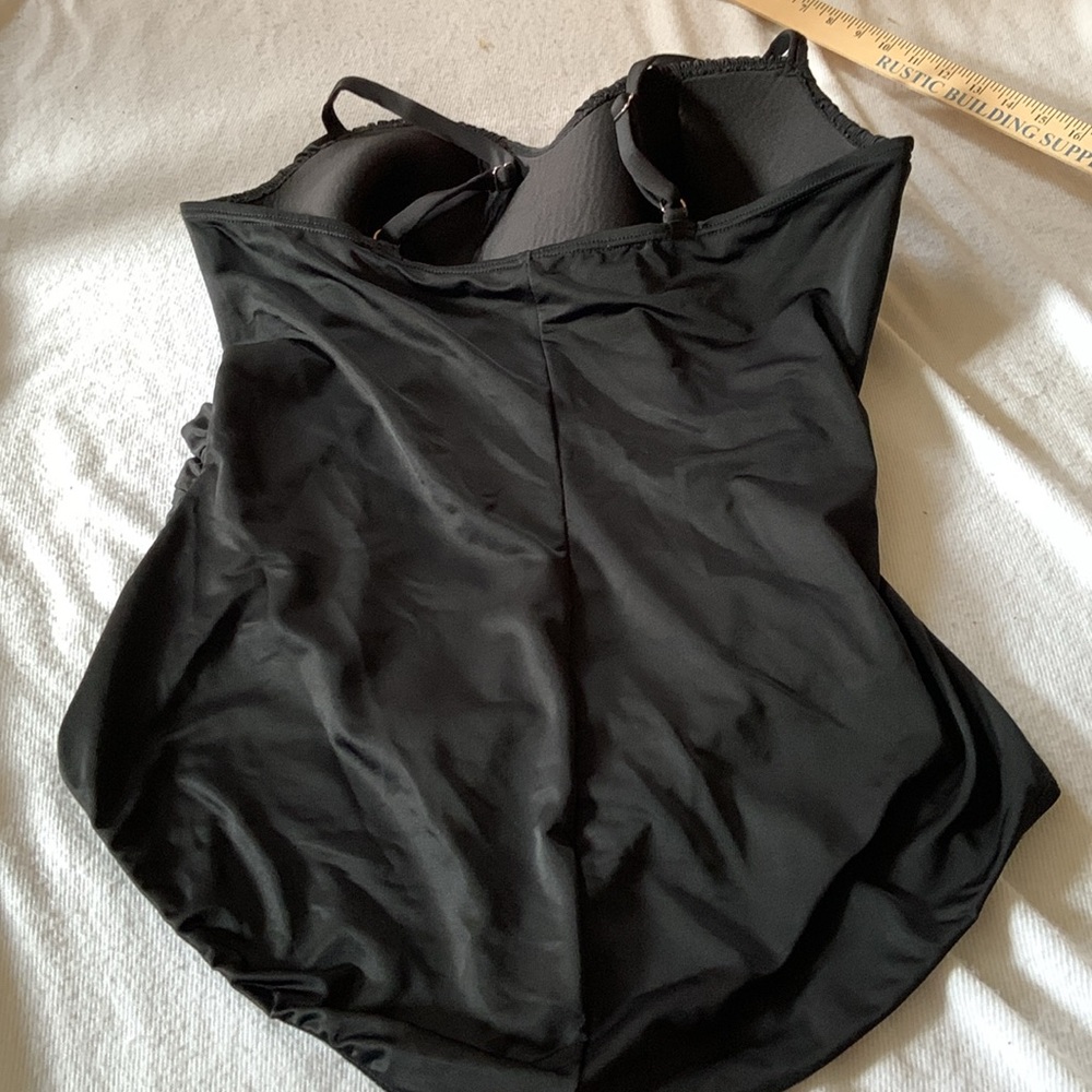 Miracle Suit Black Size 22 One Piece Ruched Front Adjustable Strap Swimsuit nice - Picture 7 of 12